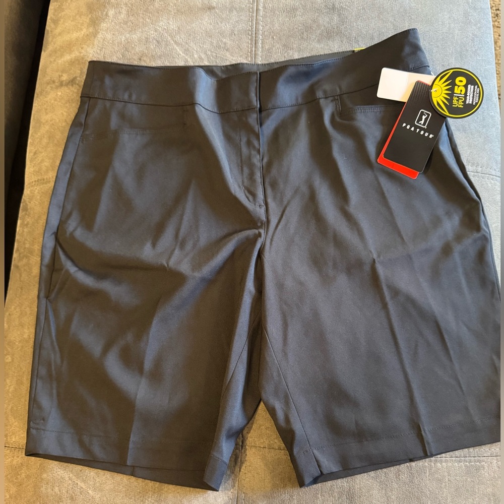 PGA TOUR NWT Women’s black golf shorts elastic waist band size 14
